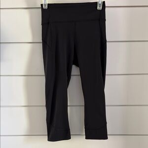Lululemon Athletica Black Cropped Leggings for Active Wear